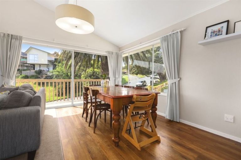 Photo of property in 20 Oak Avenue, Paremata, Porirua, 5024