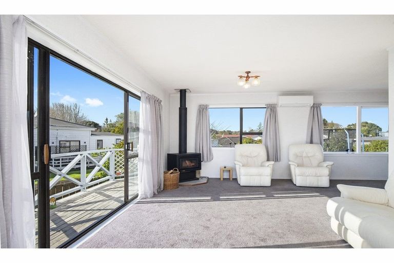 Photo of property in 57 Victoria Avenue, Waiuku, 2123
