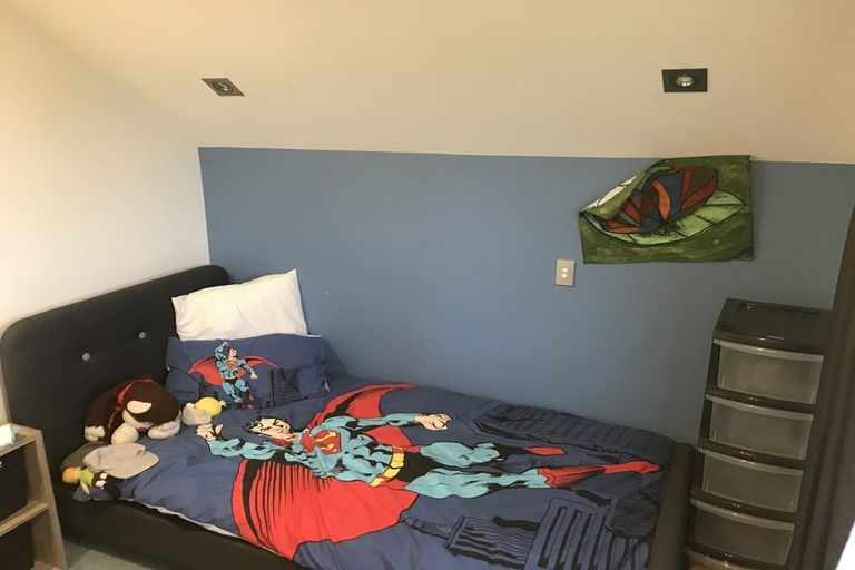 Photo of property in 2/842 East Coast Road, Oteha, Auckland, 0630