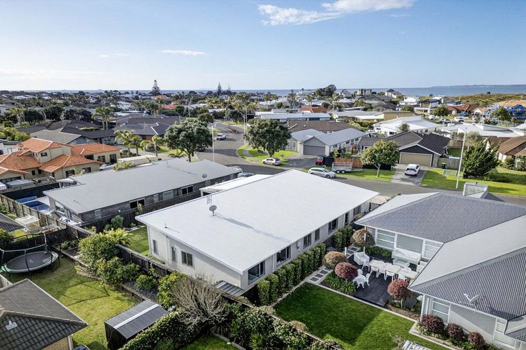 Photo of property in 42 Nautilus Drive, Papamoa Beach, Papamoa, 3118