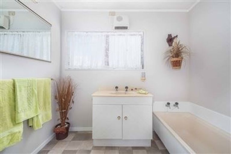 Photo of property in 3 Tamatea Drive, Snells Beach, 0920