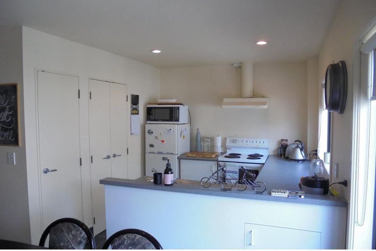 Photo of property in 2/240 The Terrace, Wellington Central, Wellington, 6011