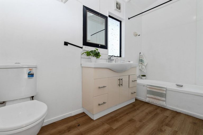 Photo of property in 39 Tennyson Drive, Owhata, Rotorua, 3010