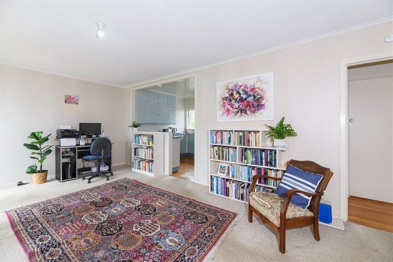 Photo of property in 2/49 Corunna Road, Milford, Auckland, 0620