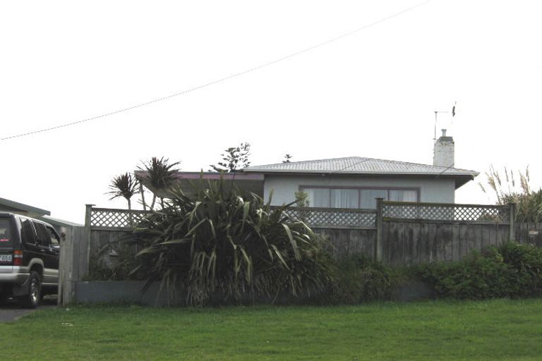 Photo of property in 5 Short Street, Castlecliff, Whanganui, 4501