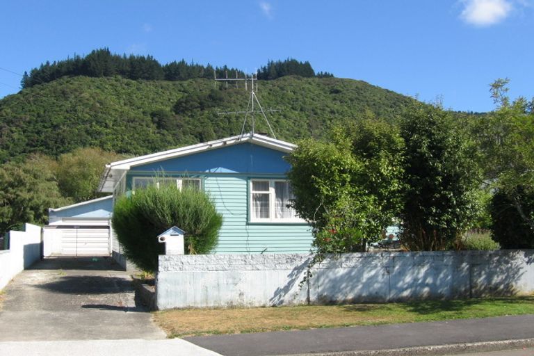 Photo of property in 8 Waimarama Grove, Birchville, Upper Hutt, 5018