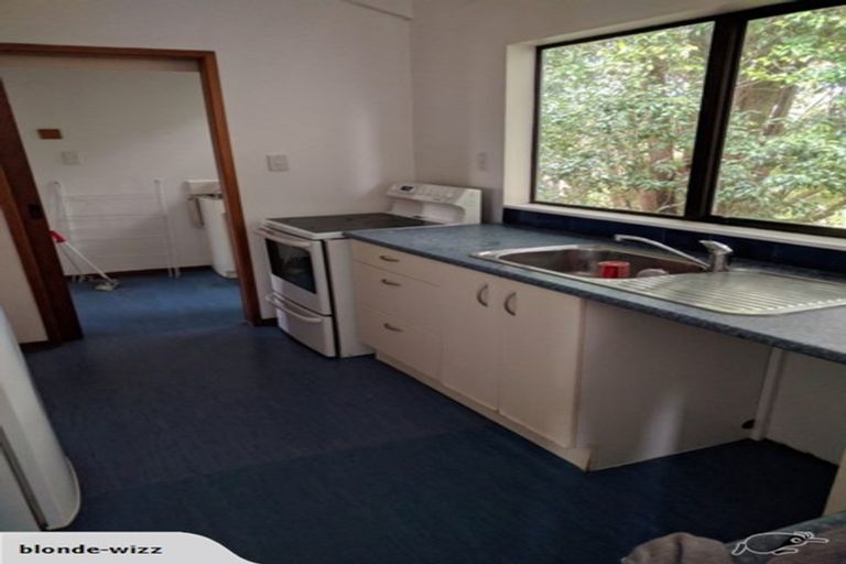 Photo of property in 1/52 West Coast Road, Glen Eden, Auckland, 0602