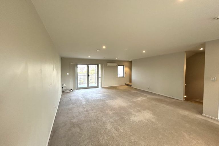 Photo of property in The Rise, 8/11 Hatfield Place, Albany Heights, Auckland, 0632