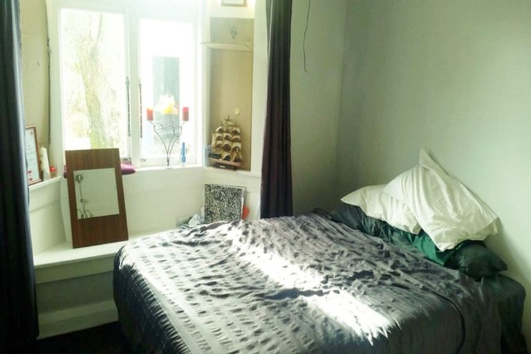 Photo of property in 4050 Great North Road, Glen Eden, Auckland, 0602