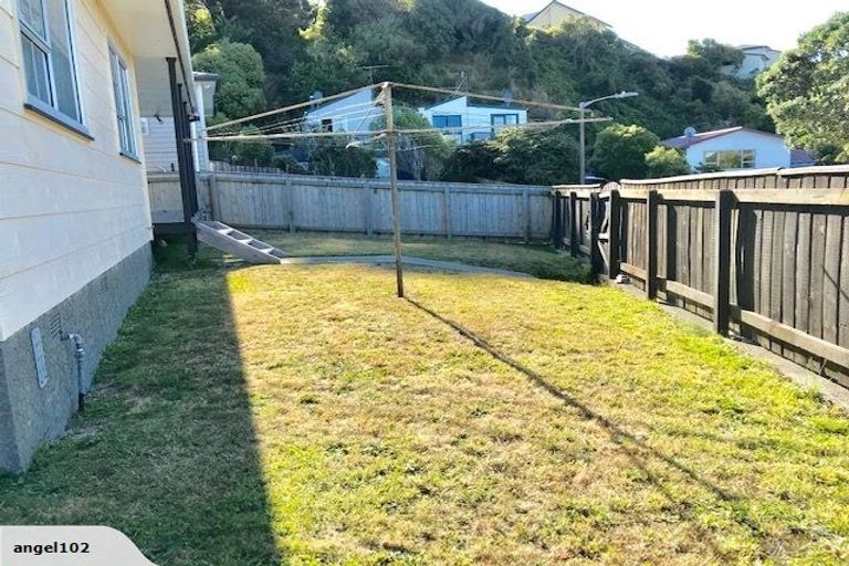 Photo of property in 1 Kerr Grove, Johnsonville, Wellington, 6037