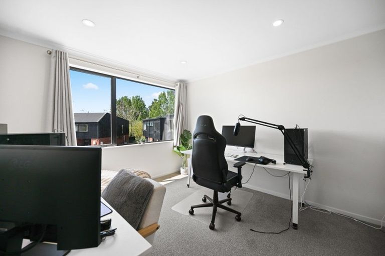 Photo of property in 16 Jaspers Way, Huntington, Hamilton, 3210