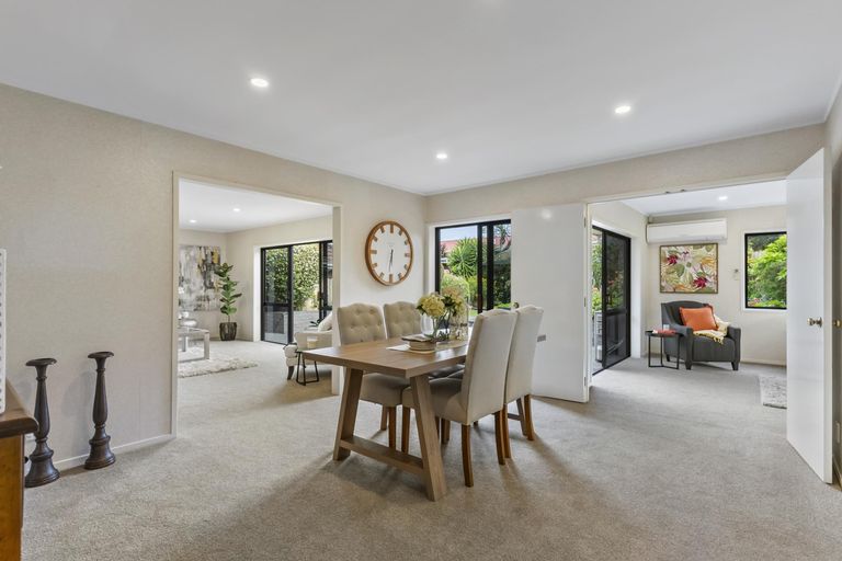 Photo of property in 17 Channing Crescent, Botany Downs, Auckland, 2010