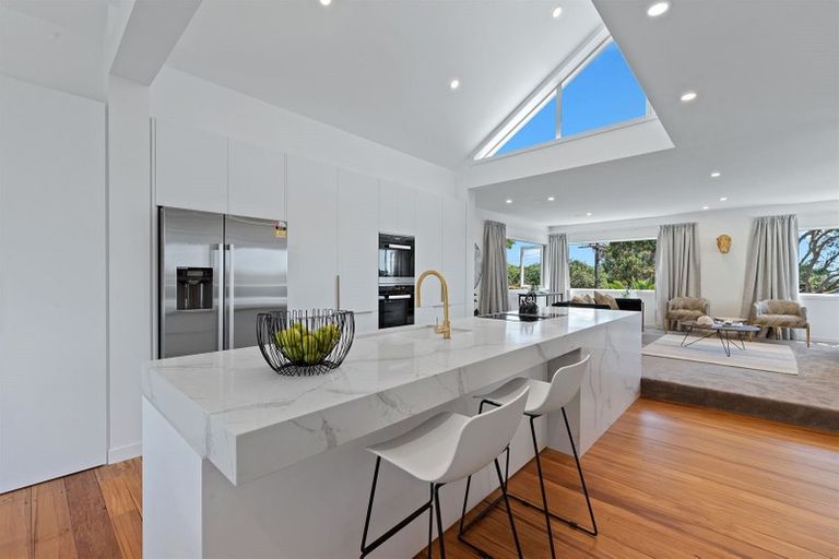 Photo of property in 75a Stanley Point Road, Stanley Point, Auckland, 0624