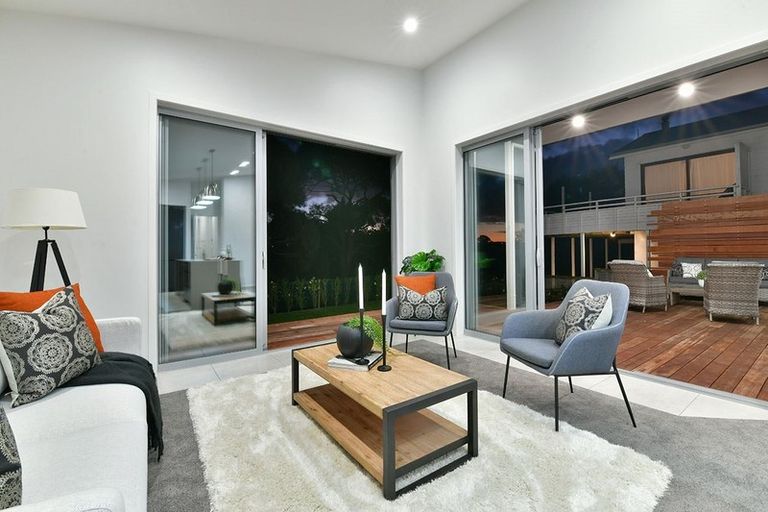Photo of property in 17 Shakespear Road, Army Bay, Whangaparaoa, 0930