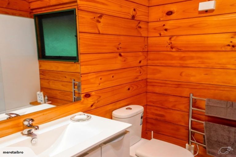 Photo of property in 86 Stoney Creek Drive, Waitakere, Henderson, 0782