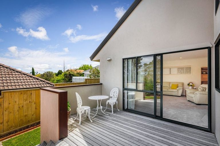 Photo of property in 1/12 Richards Avenue, Forrest Hill, Auckland, 0620