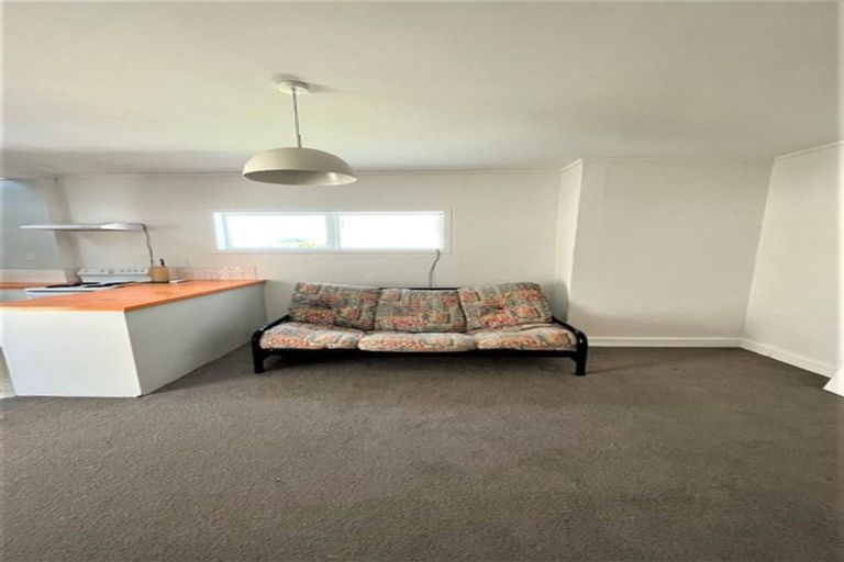 Photo of property in 53 Hawker Street, Mount Victoria, Wellington, 6011