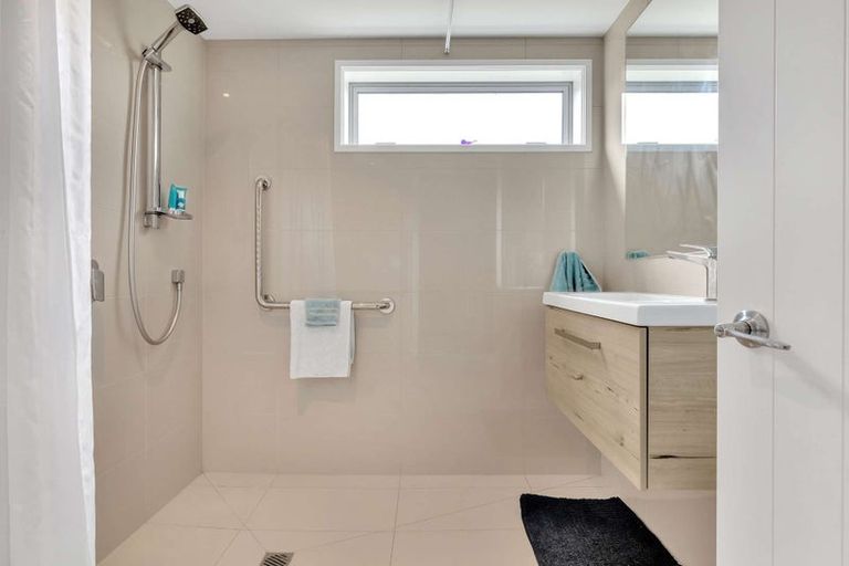 Photo of property in 20 Roseberry Place, Whitianga, 3510