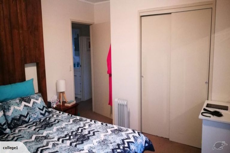 Photo of property in 31 Waimumu Road, Massey, Auckland, 0614