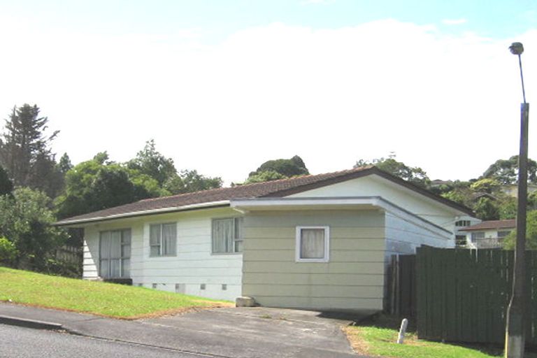 Photo of property in 1/9 Cedar Heights Avenue, Massey, Auckland, 0614