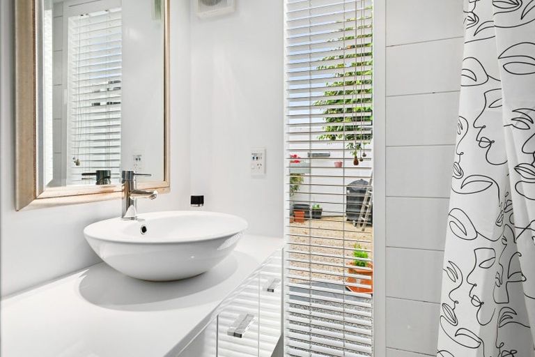 Photo of property in 2/54 Clyde Road, Ilam, Christchurch, 8041