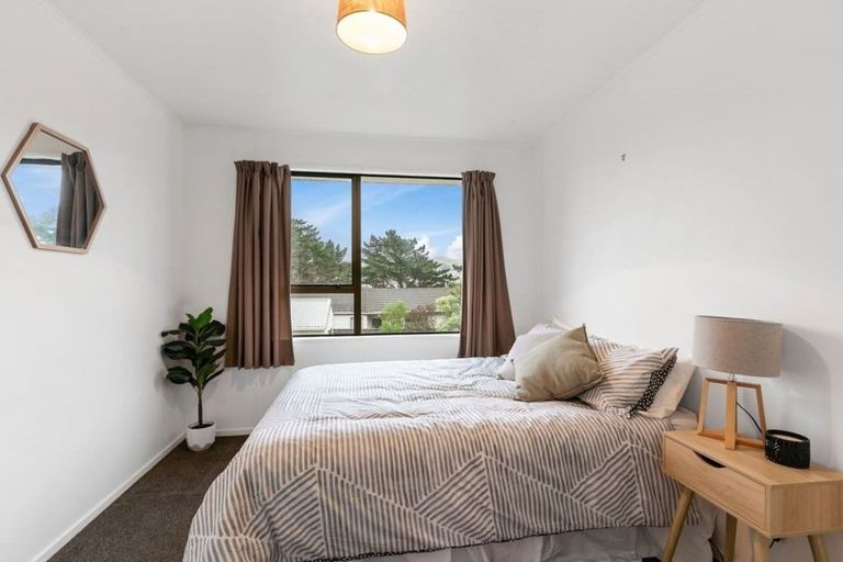 Photo of property in 26 Buccaneer Place, Grenada Village, Wellington, 6037