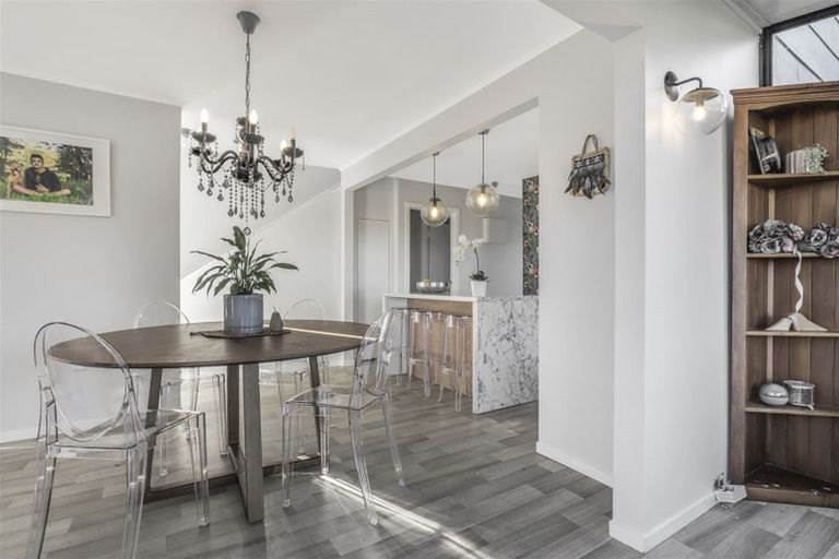 Photo of property in 17 Rhonda Place, Opaheke, Papakura, 2113