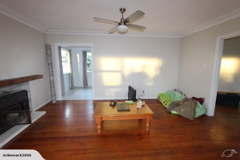 Photo of property in 19 Plumley Crescent, Mangere, Auckland, 2022