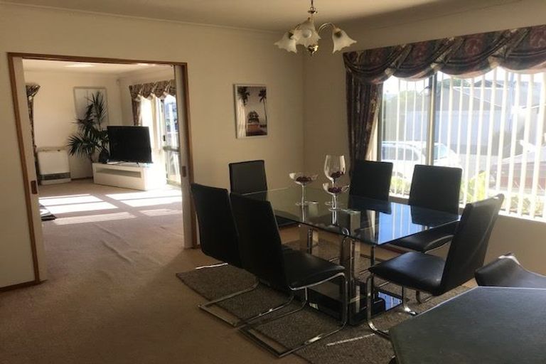 Photo of property in 1/18 Karamu Street, Te Atatu Peninsula, Auckland, 0610