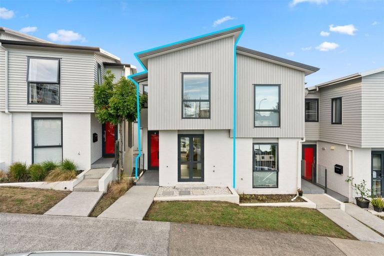 Photo of property in 9/10 Silver Moon Road, Albany Heights, Auckland, 0632