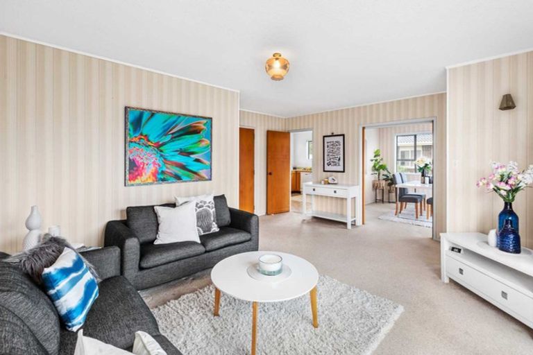 Photo of property in 2/41 Riverside Road, Orewa, 0931