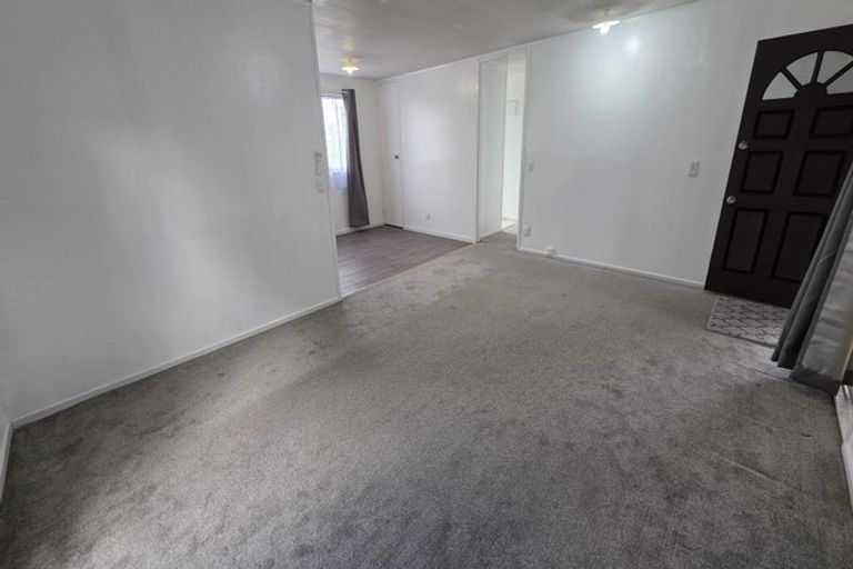 Photo of property in 3/4 Hall Avenue, Mangere, Auckland, 2022