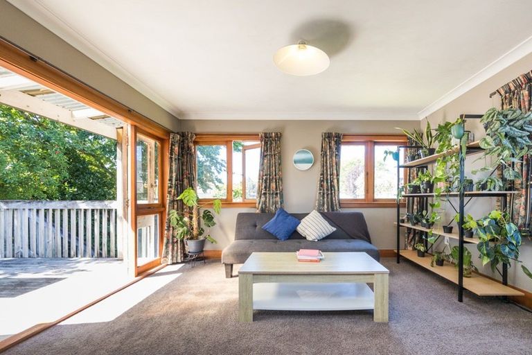 Photo of property in 28 Karina Terrace, Roslyn, Palmerston North, 4414