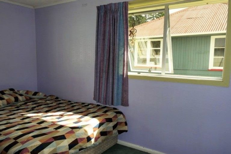 Photo of property in 16 Mawhera Street, Dobson, Greymouth, 7805