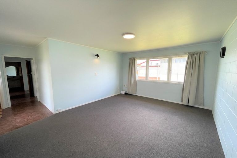 Photo of property in 3 Norman Spencer Drive, Papatoetoe, Auckland, 2104