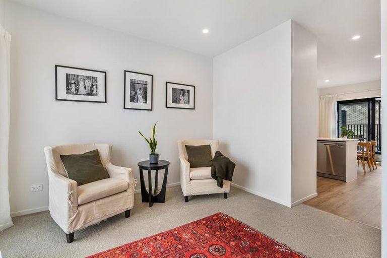 Photo of property in 2/28 Westgate Drive, Westgate, Auckland, 0614