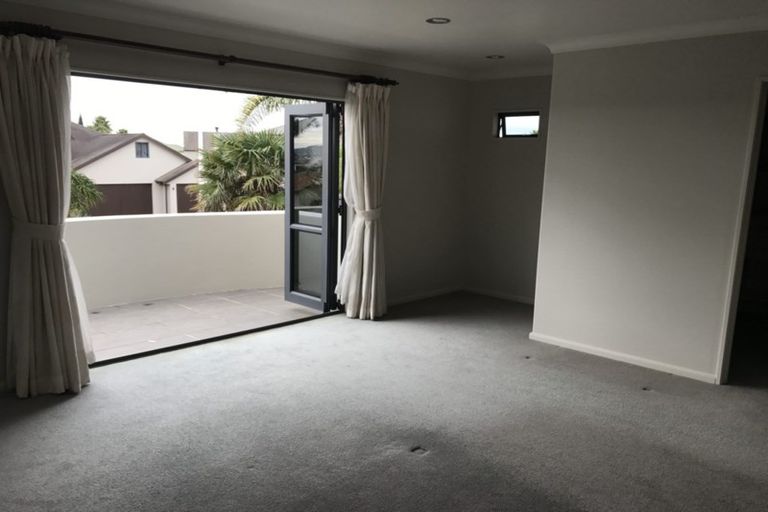Photo of property in 5 Quedley Court, Eastern Beach, Auckland, 2012
