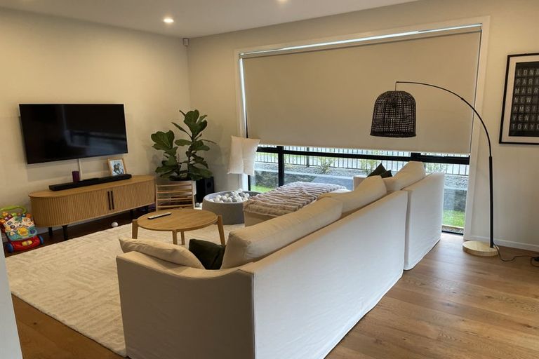 Photo of property in 1 Picnic Point Road, Hobsonville, Auckland, 0616