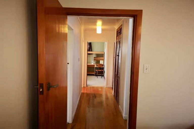 Photo of property in 2/134 Forrest Road, Milford, Auckland, 0620