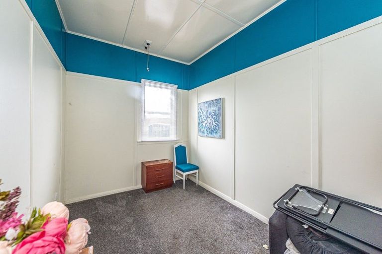 Photo of property in 17 Gloag Street, Waverley, 4510