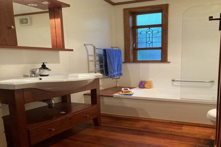 Photo of property in 10 Matai Terrace, Eastbourne, Lower Hutt, 5013