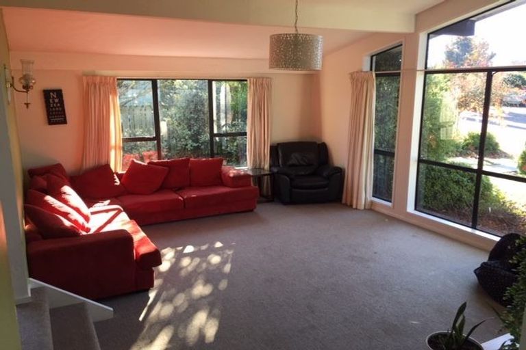 Photo of property in 2 Holcroft Court, Rangiora, 7400