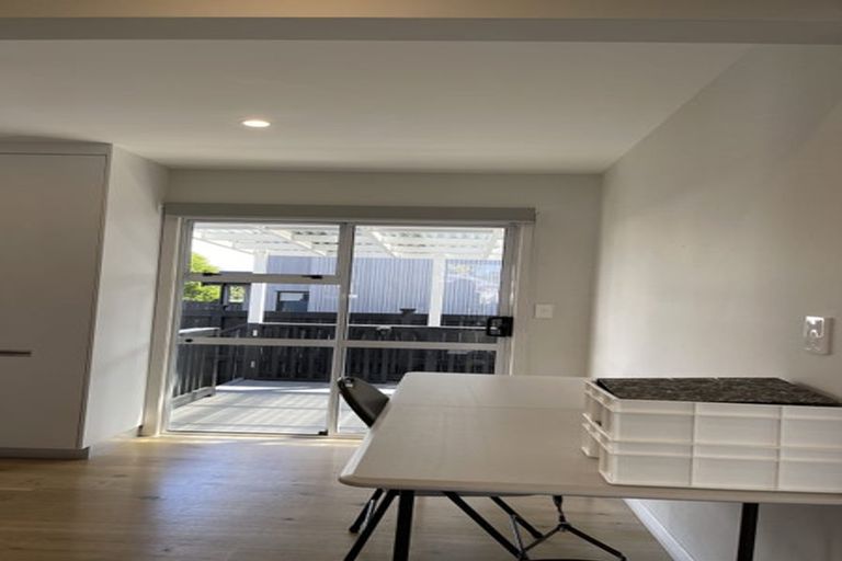 Photo of property in 3 Ussher Place, Pakuranga Heights, Auckland, 2010