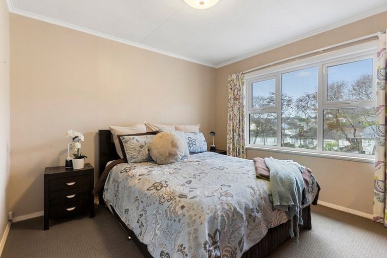 Photo of property in 88 Broderick Road, Johnsonville, Wellington, 6037