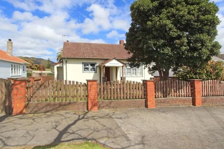 Photo of property in 24 Brees Street, Epuni, Lower Hutt, 5011