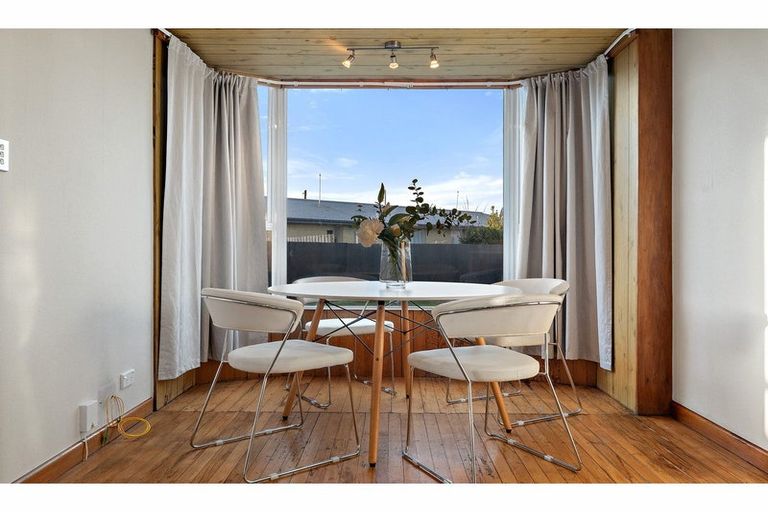 Photo of property in 11 Garvins Road, Hornby, Christchurch, 8042