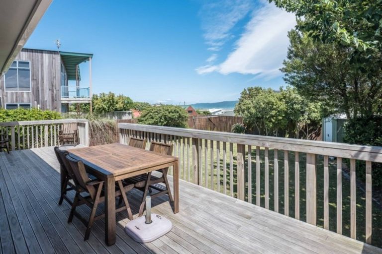 Photo of property in 42 Hicks Crescent, Waikanae Beach, Waikanae, 5036