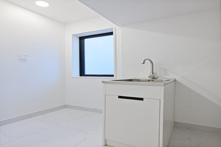 Photo of property in 7/42 Woodside Road, Massey, Auckland, 0614