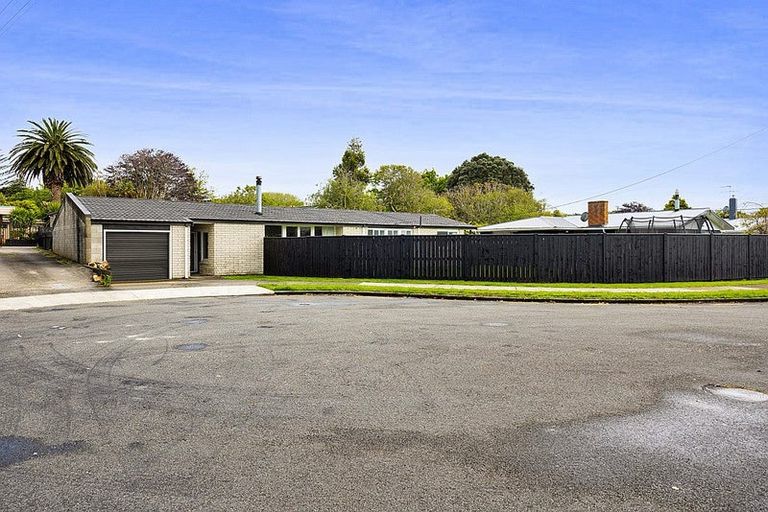 Photo of property in 6 Climie Crescent, Hawera, 4610