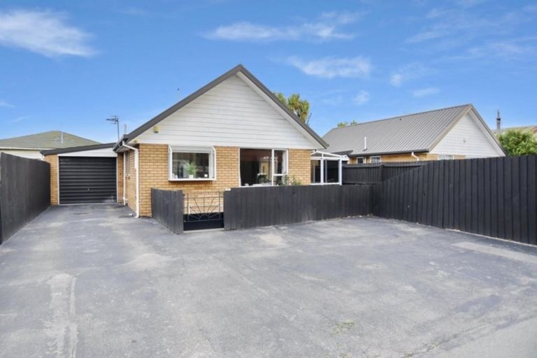 Photo of property in 35 Dilworth Street, Riccarton, Christchurch, 8041